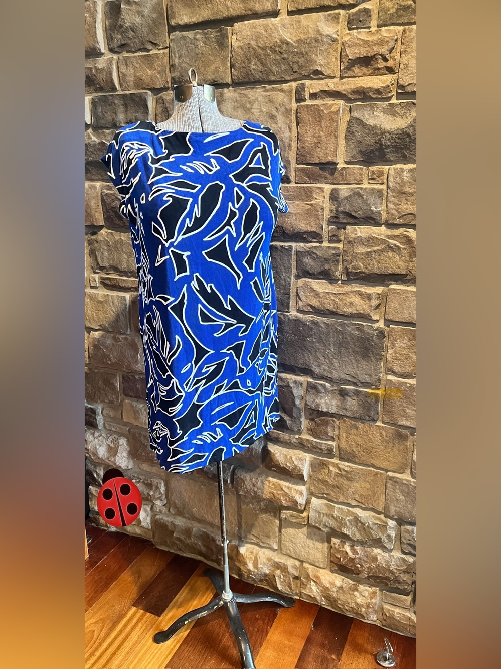 Chicos Blue Abstract Print Tunic Top. Chicos size 2/ Standard Size 12